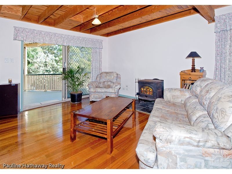6 Leuneah Lane, Karana Downs QLD 4306
