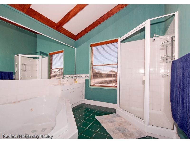 6 Leuneah Lane, Karana Downs QLD 4306