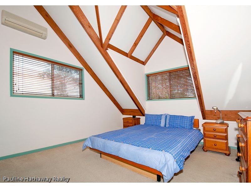 6 Leuneah Lane, Karana Downs QLD 4306