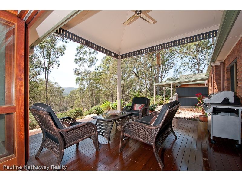 22 Mountain Vista Court, Mount Crosby QLD 4306