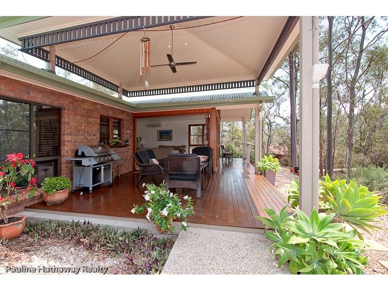 22 Mountain Vista Court, Mount Crosby QLD 4306