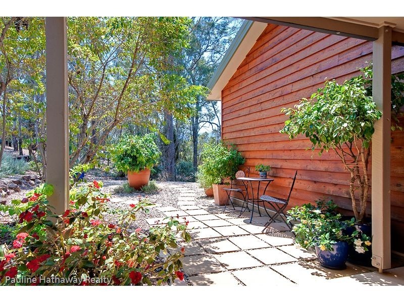 22 Mountain Vista Court, Mount Crosby QLD 4306