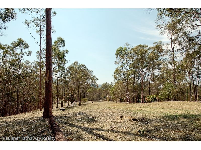 22 Mountain Vista Court, Mount Crosby QLD 4306