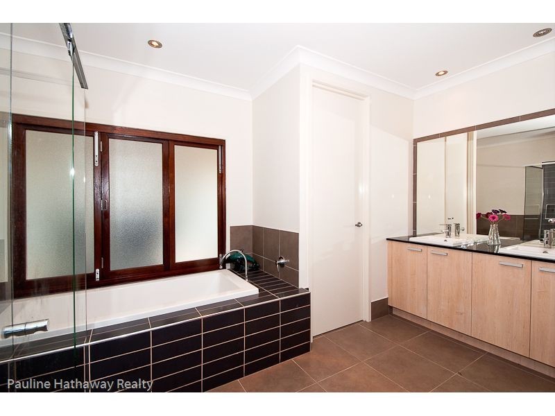 8 Waterfront Drive, Karalee QLD 4306