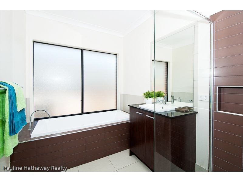 8 Waterfront Drive, Karalee QLD 4306