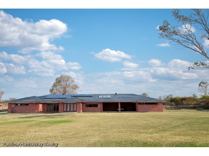8 Waterfront Drive, Karalee QLD 4306
