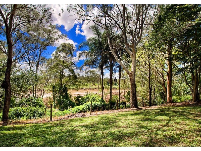 80 Leichhardt Crescent, Barellan Point QLD 4306