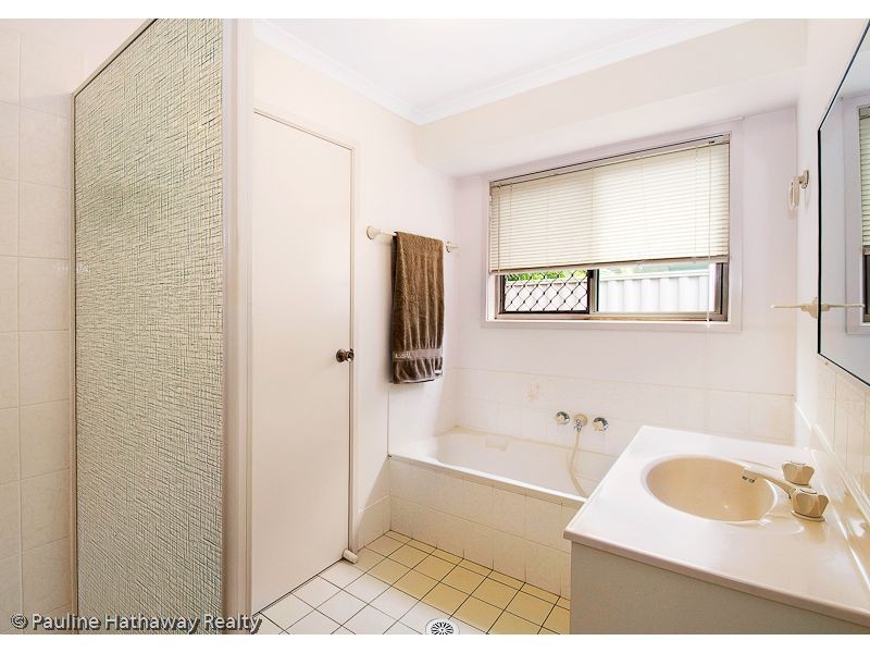8 Nawalla Court, Karana Downs QLD 4306
