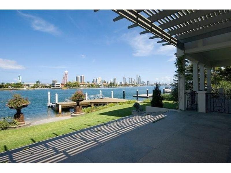 5 McMillan Court, Southport QLD 4215