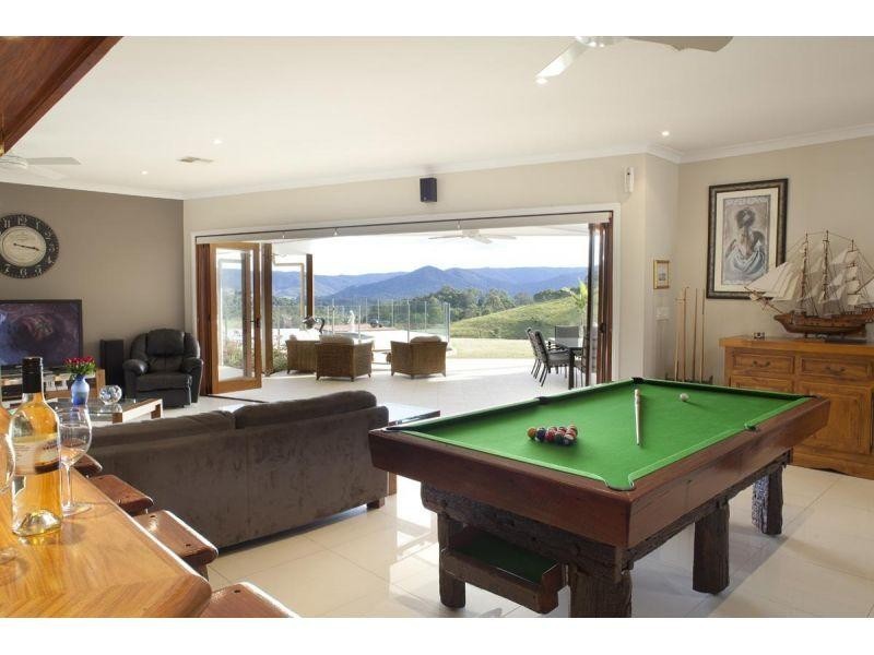 691 Clear Mountain Road, Clear Mountain QLD 4500