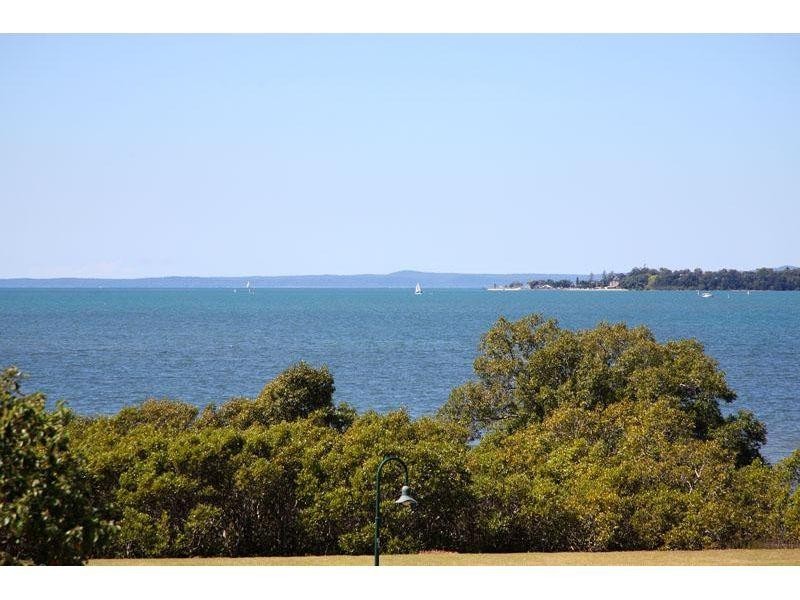 705 Esplanade, Lota QLD 4179