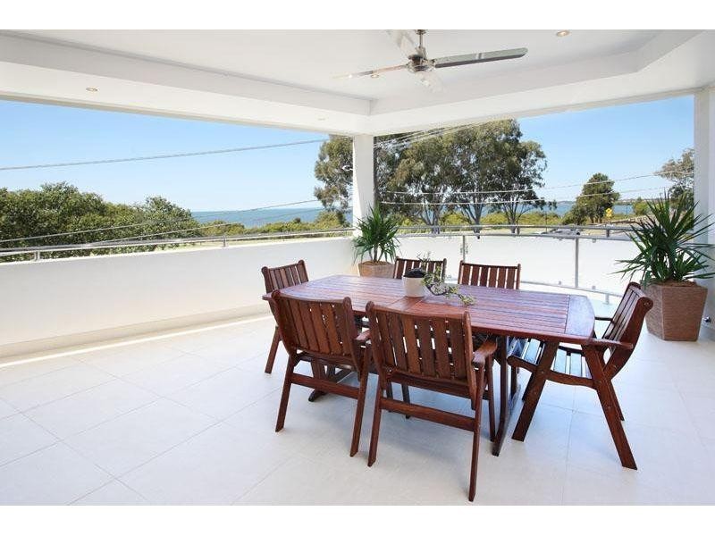 705 Esplanade, Lota QLD 4179