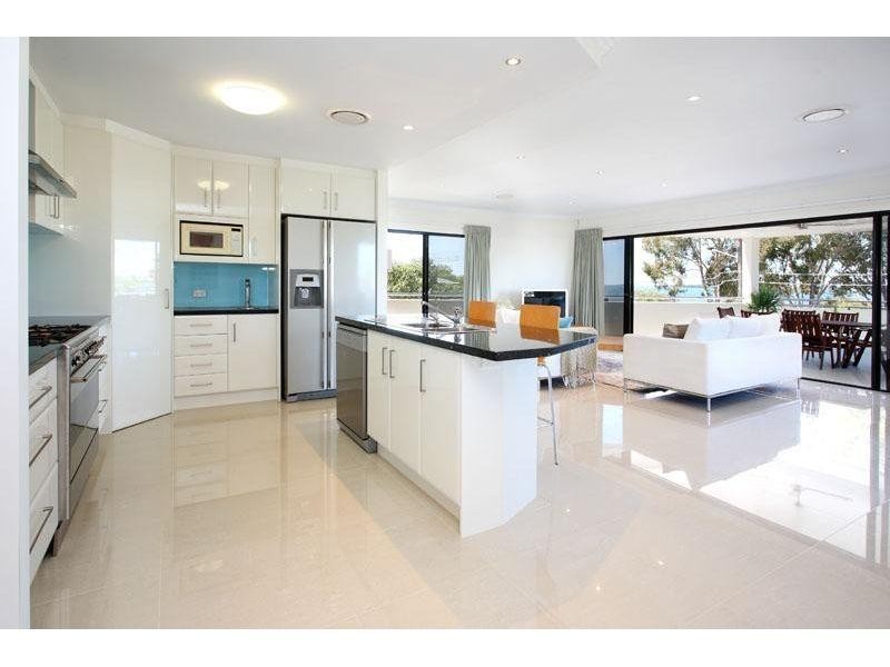 705 Esplanade, Lota QLD 4179