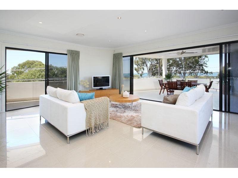 705 Esplanade, Lota QLD 4179