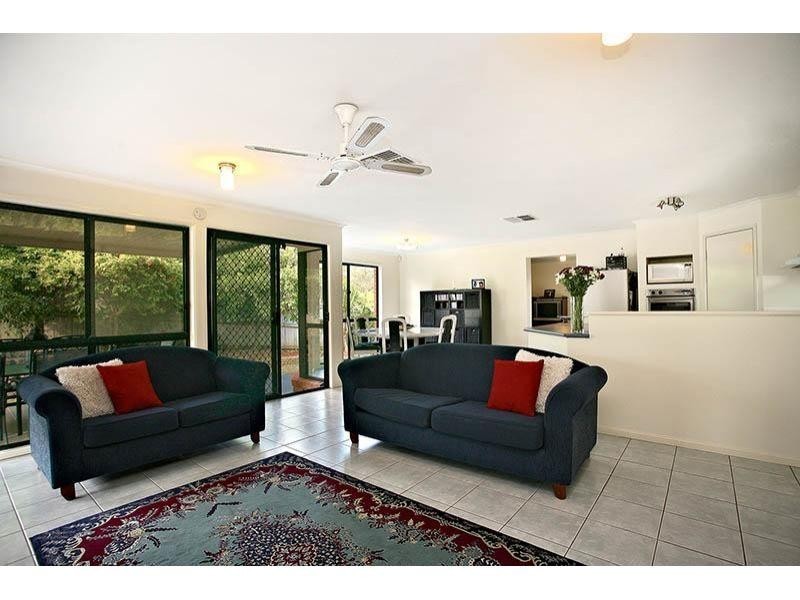7 Aspen Street, Carindale QLD 4152