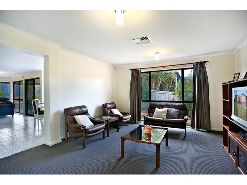 7 Aspen Street, Carindale QLD 4152