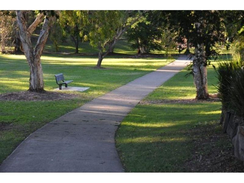 5 Tetragona Drive, Arana Hills QLD 4054