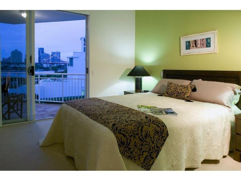 4/6 Merthyr Road, New Farm QLD 4005