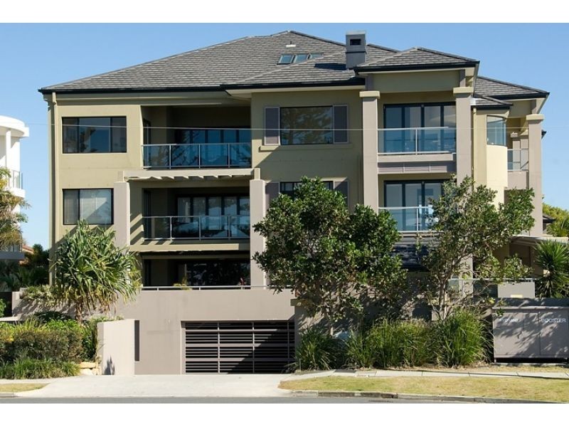 10, 36 Oatland Esplanade, Runaway Bay QLD 4216