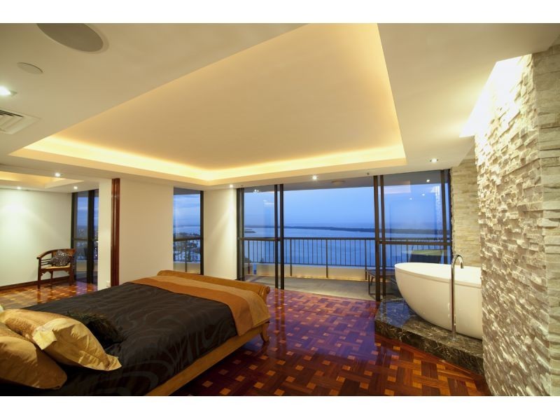 17 Bayview Street, Runaway Bay QLD 4216