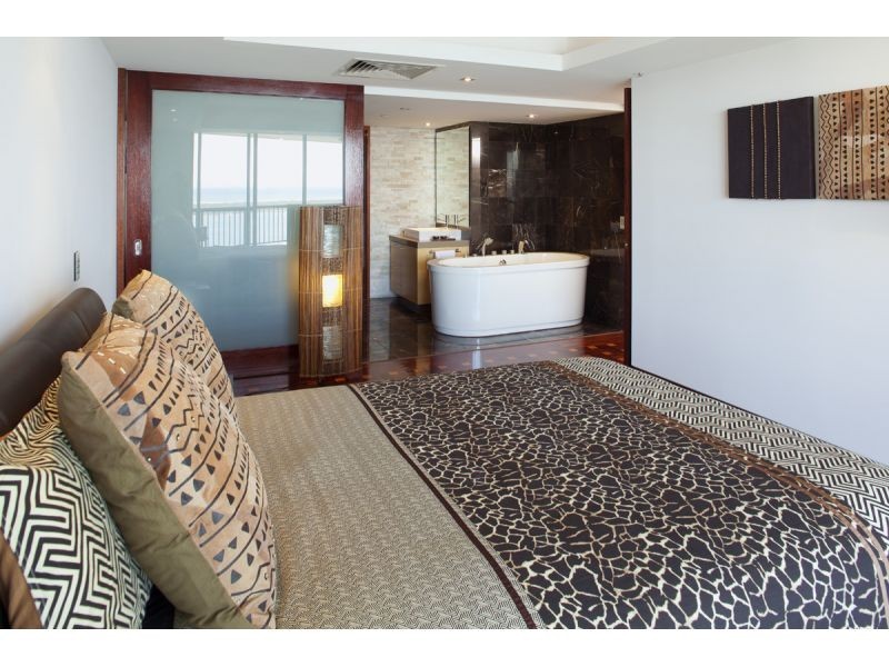 17 Bayview Street, Runaway Bay QLD 4216