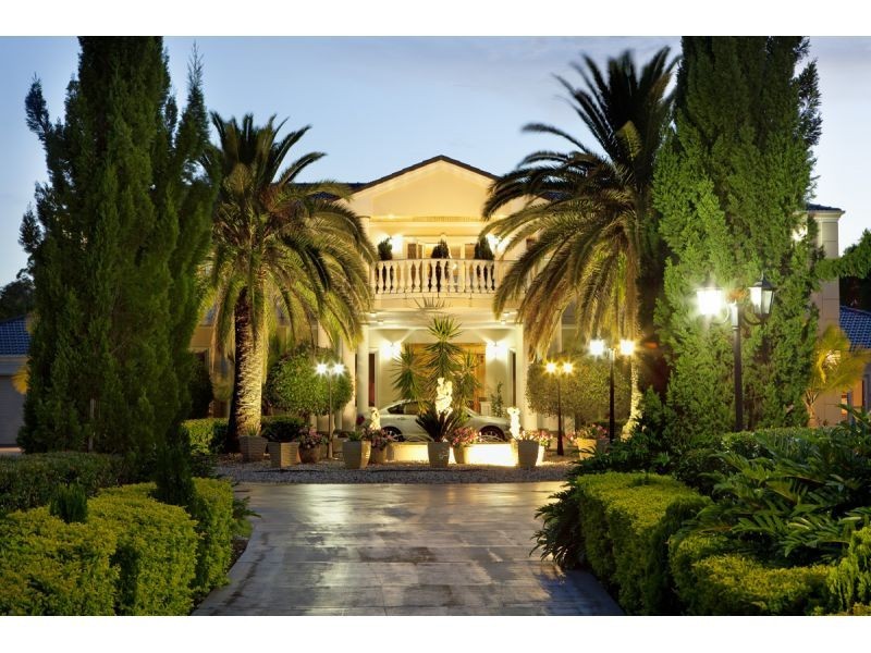 99 London Road, Belmont QLD 4153