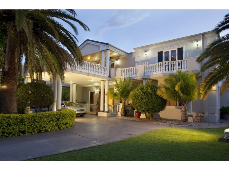 99 London Road, Belmont QLD 4153