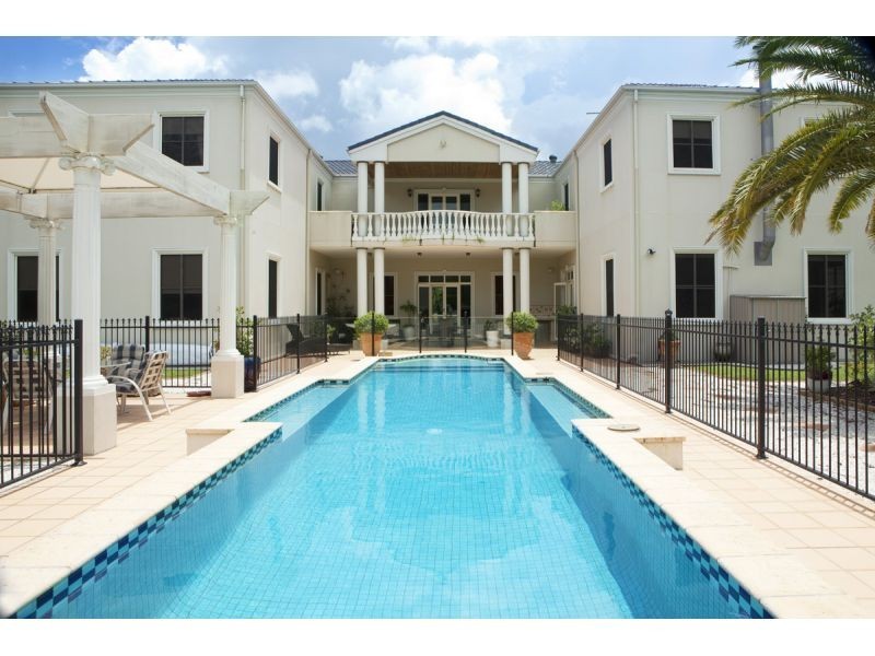 99 London Road, Belmont QLD 4153