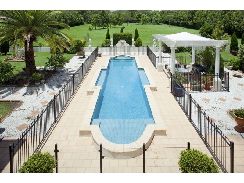 99 London Road, Belmont QLD 4153