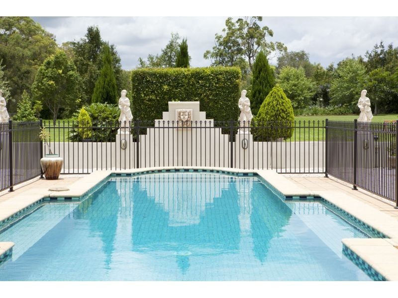 99 London Road, Belmont QLD 4153