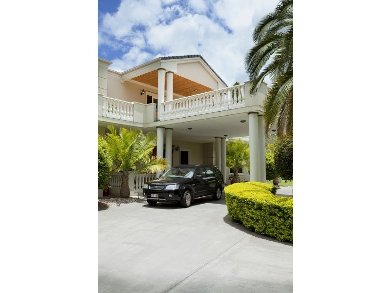 99 London Road, Belmont QLD 4153