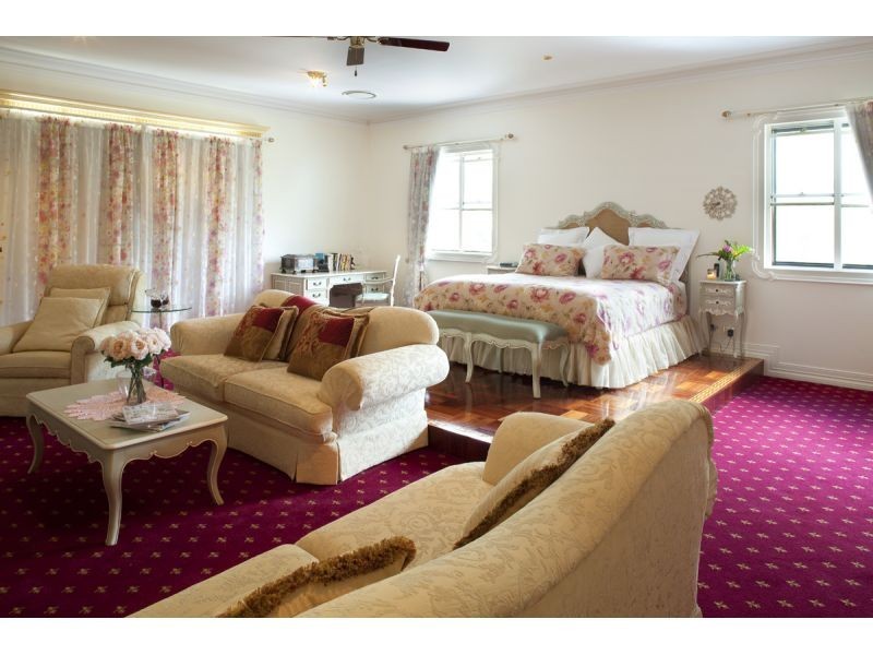 99 London Road, Belmont QLD 4153