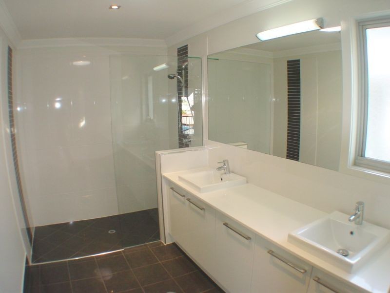 8 School Street, Hendra QLD 4011