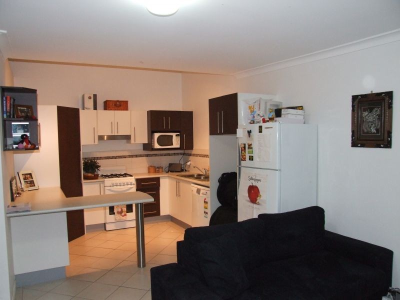 6, 102 Henderson Street, Bulimba QLD 4171