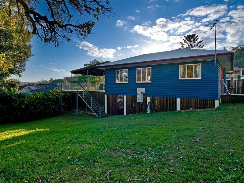 115 Nursery Road, Holland Park West QLD 4121