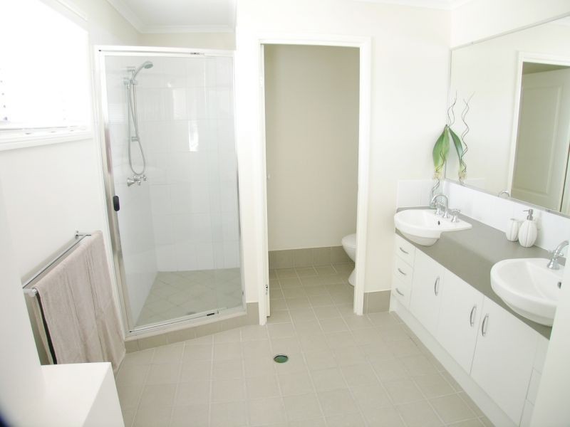 17 Avonlea Place, Eight Mile Plains QLD 4113