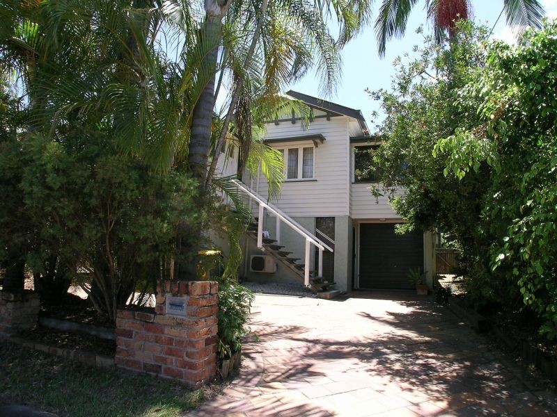 73 Earl Street, Greenslopes QLD 4120