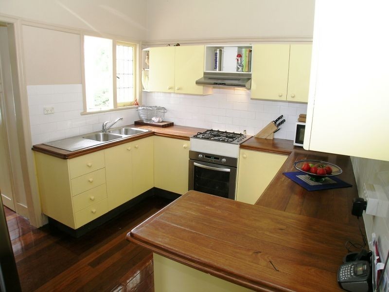 73 Earl Street, Greenslopes QLD 4120