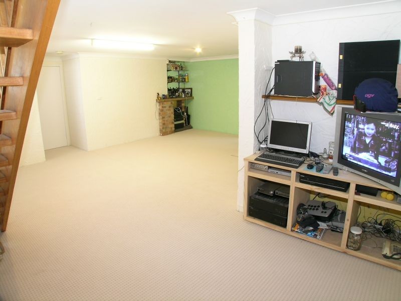 73 Earl Street, Greenslopes QLD 4120