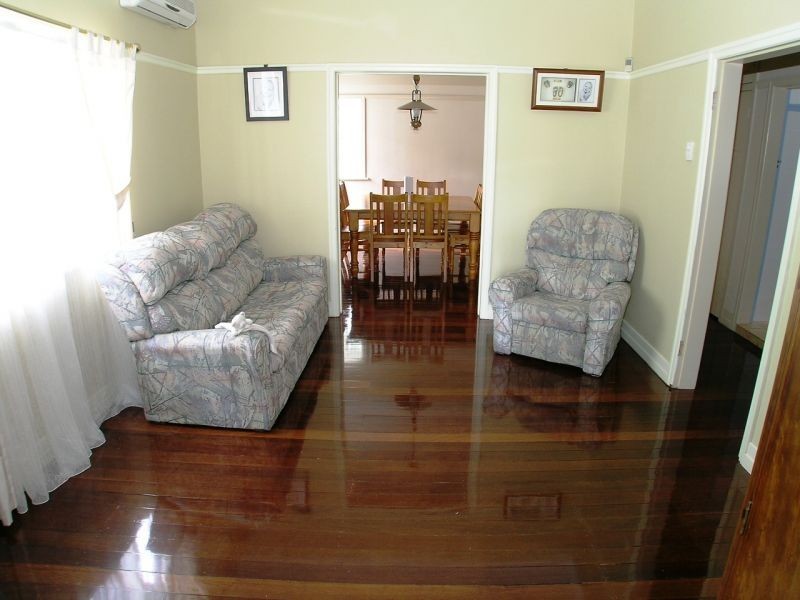 73 Earl Street, Greenslopes QLD 4120