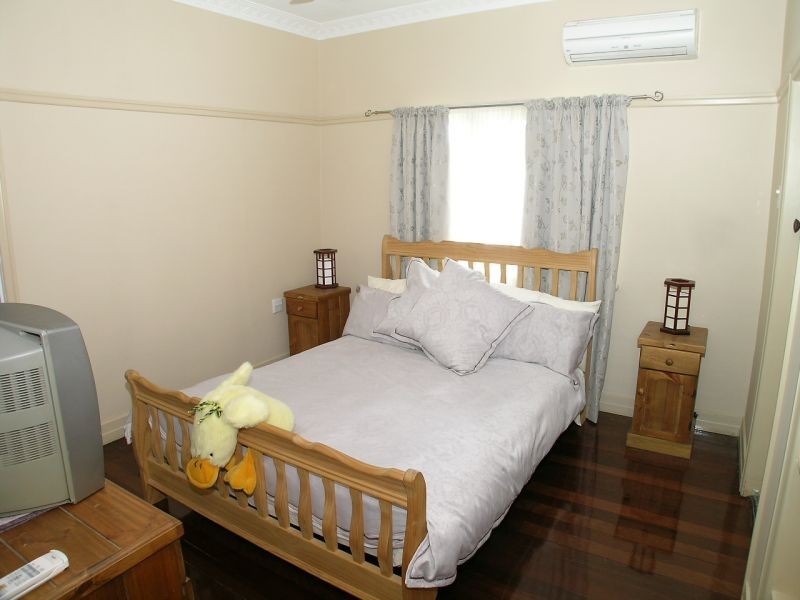 73 Earl Street, Greenslopes QLD 4120