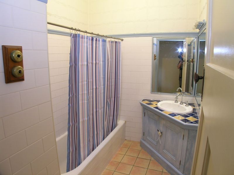 73 Earl Street, Greenslopes QLD 4120