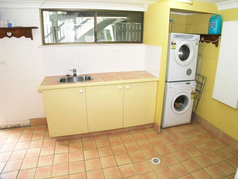 73 Earl Street, Greenslopes QLD 4120