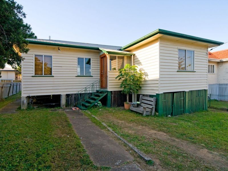 132 Broadwater Road, Mount Gravatt East QLD 4122