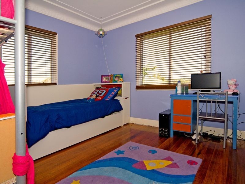 132 Broadwater Road, Mount Gravatt East QLD 4122