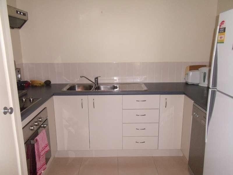 2/21 Seabiscuit Crescent, Kallangur QLD 4503