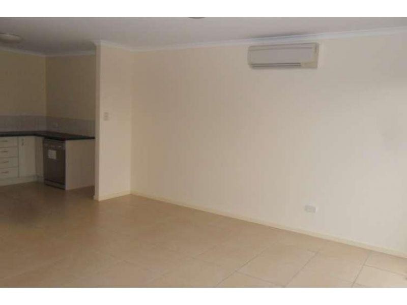 2/21 Seabiscuit Crescent, Kallangur QLD 4503