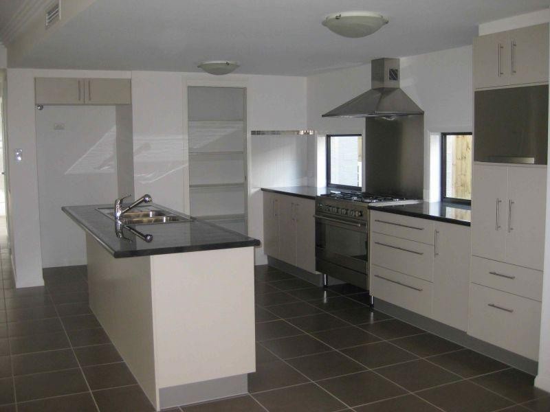 3 Lester Place, North Lakes QLD 4509