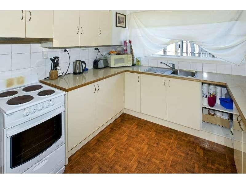 4 Dan Street, Clontarf QLD 4019