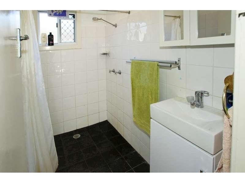 4 Dan Street, Clontarf QLD 4019